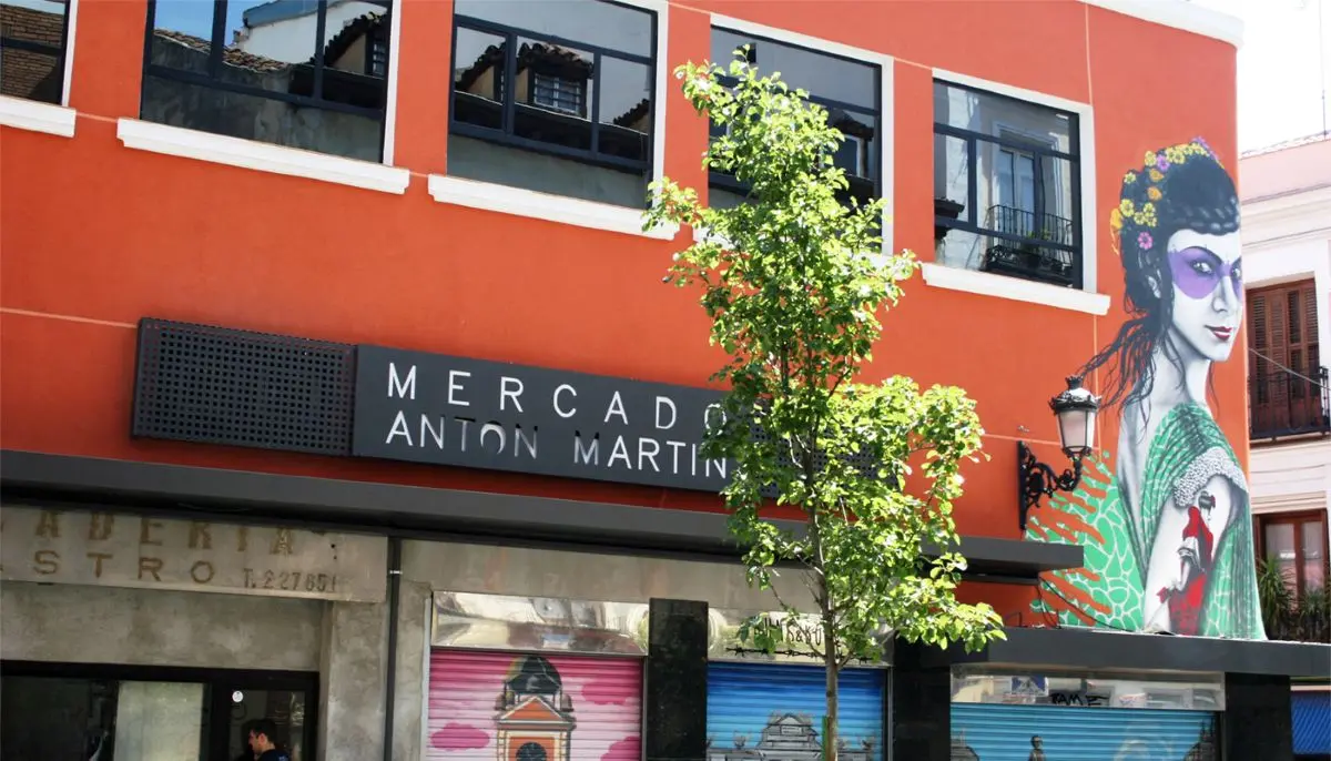 mercado-de-anton-martin-1